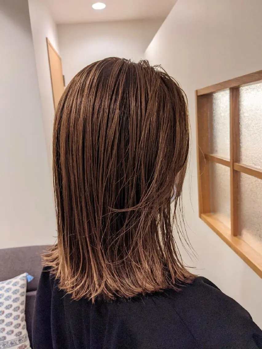 ミディアム カラー マエハラ ナナのヘアスタイル