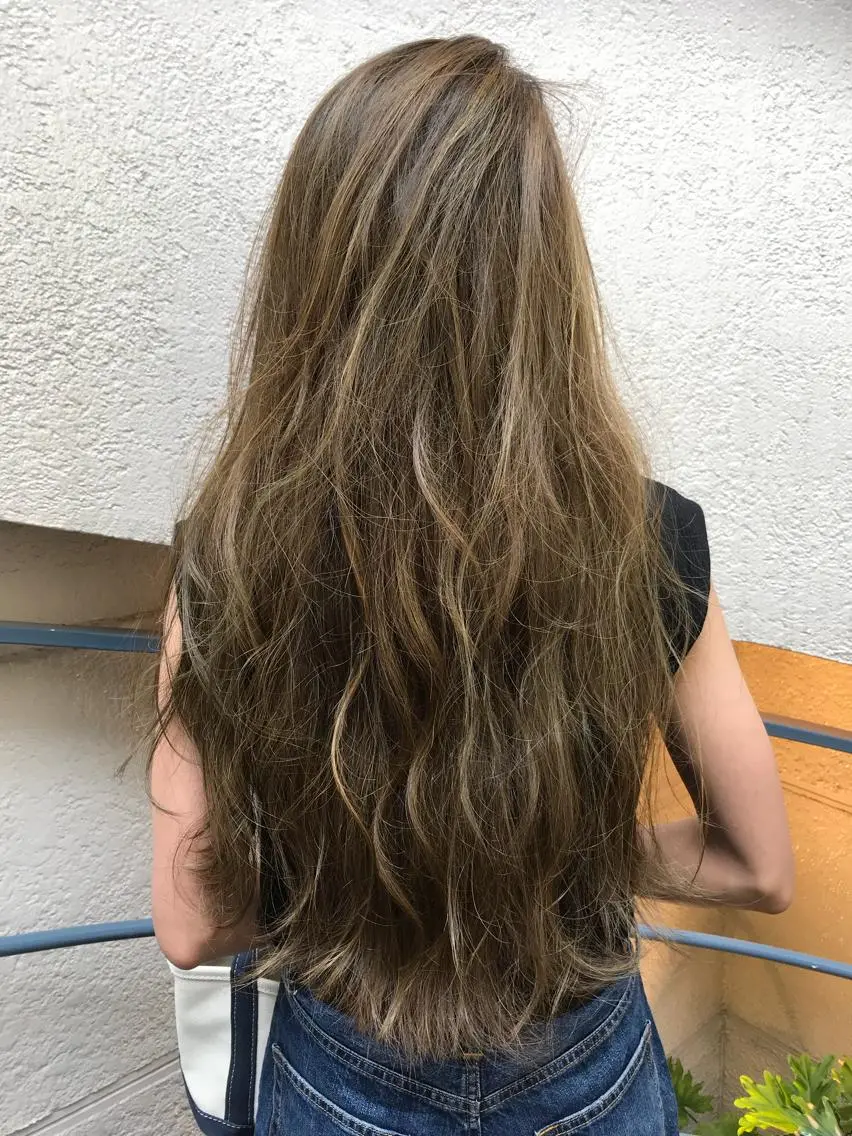 ロング カラー グレージュ 乾かすだけで艶髪酸性 ストレート髙橋悠耶のヘアスタイル