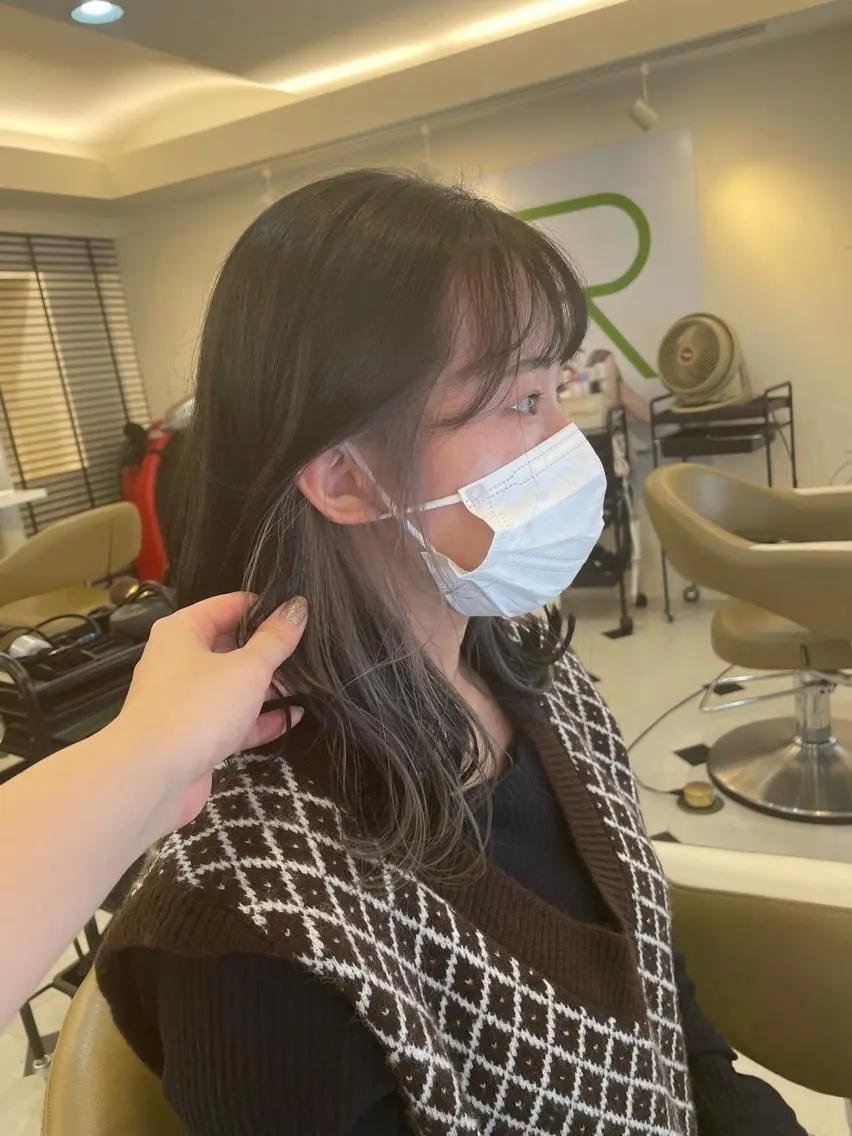 ミディアム カラー ベージュカラー インナーカラー ホワイトベージュ デジタルパーマ特化 杉浦 夏生のヘアスタイル