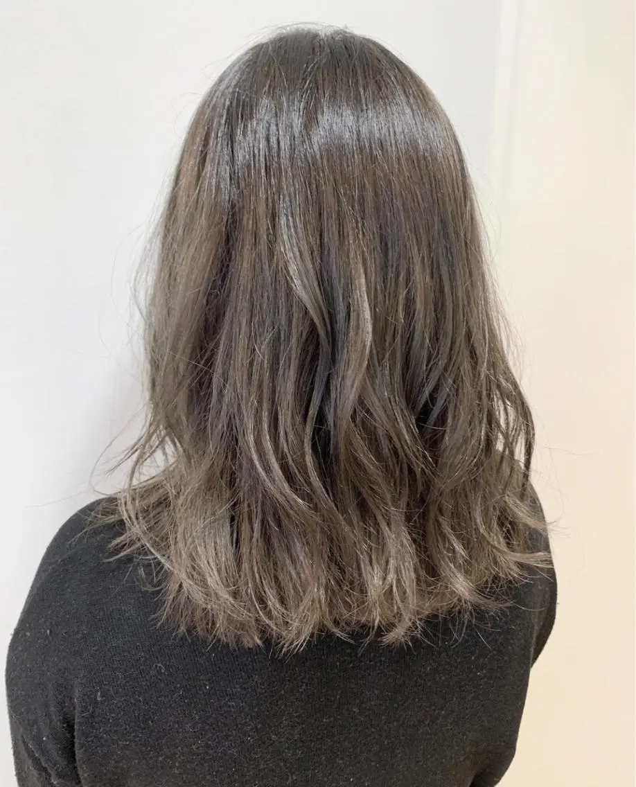 セミロング カラー box mico. mutsumiのヘアスタイル