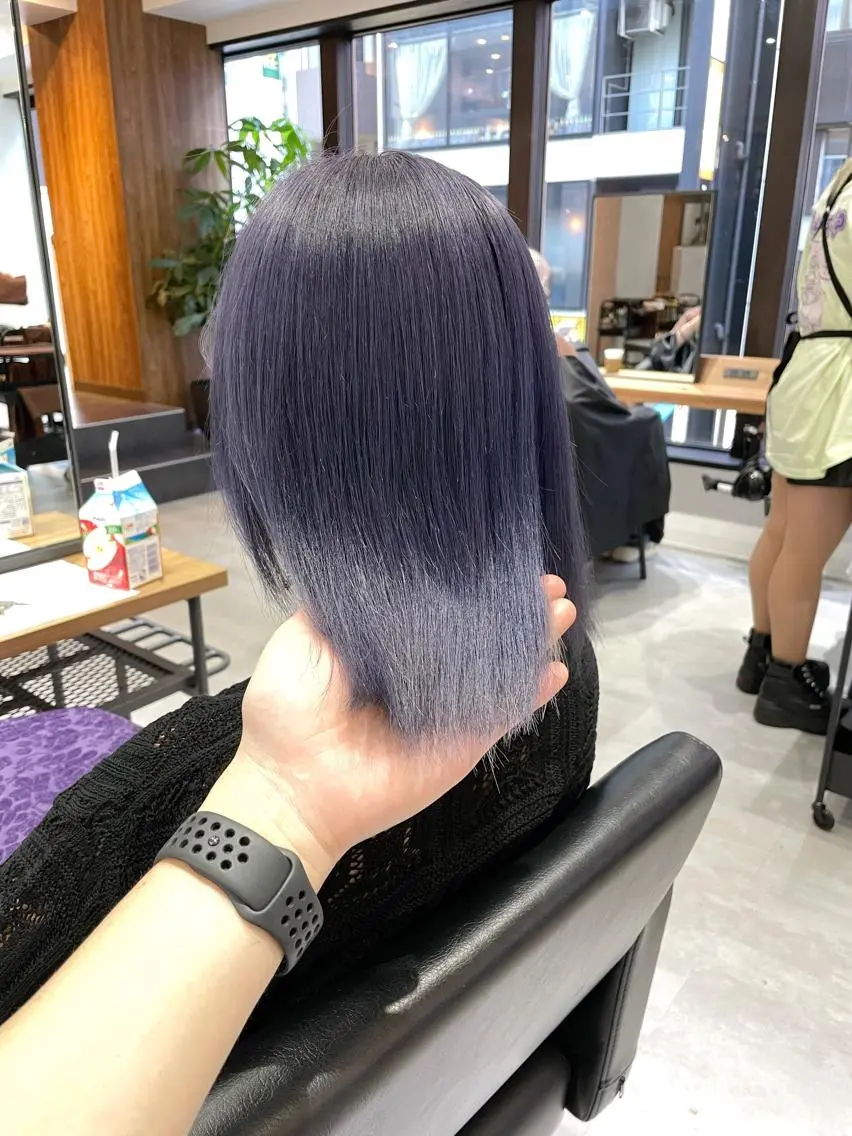 セミロング カラー ブリーチ ブルーカラー ケアブリーチ ダブルカラー ハイトーンカラー KEISUKE🐶 カラー×エクステ特化のヘアスタイル