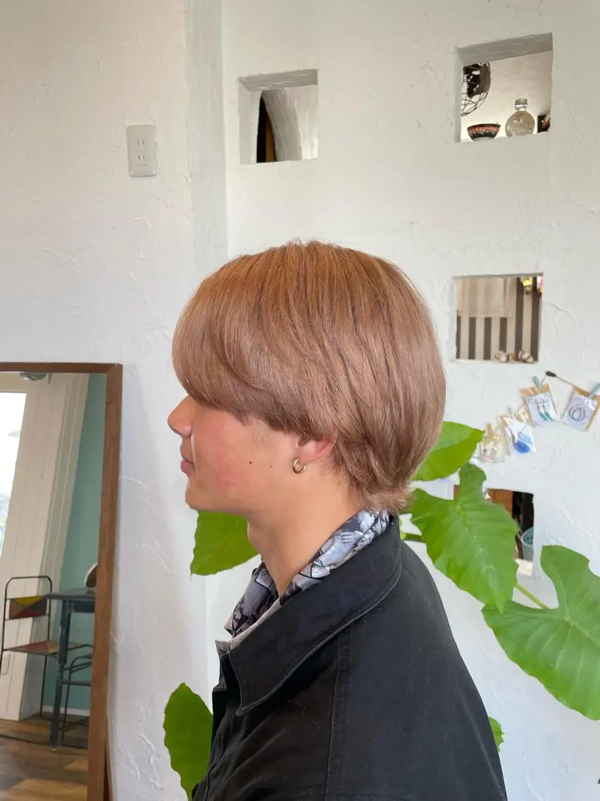 カラー メンズ メンズバレイヤージュ メンズブリーチ メンズハイライト バレイヤージュ ベージュカラー ヘアカラー 🌸小掛🌸 豊橋外国人風カラーのヘアスタイル