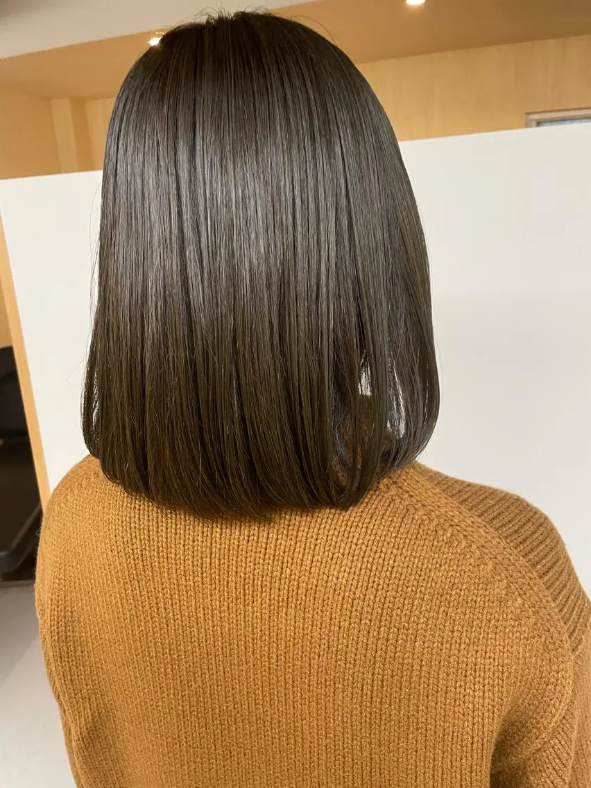 ミディアム カラー オリーブカラー 髪質改善×美髪矯正 艶髪カラー 阪口のヘアスタイル