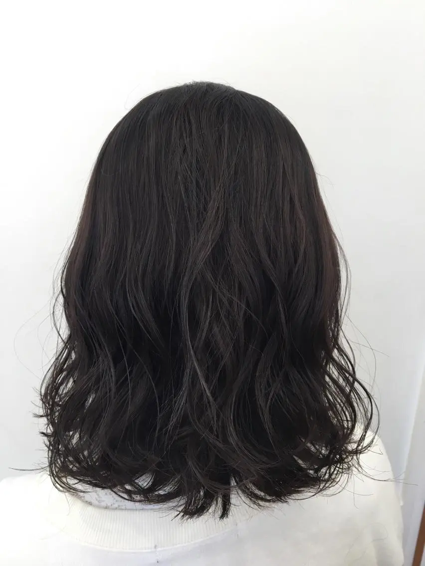 ミディアム ぱつっとボブ/ 小野あかねのヘアスタイル