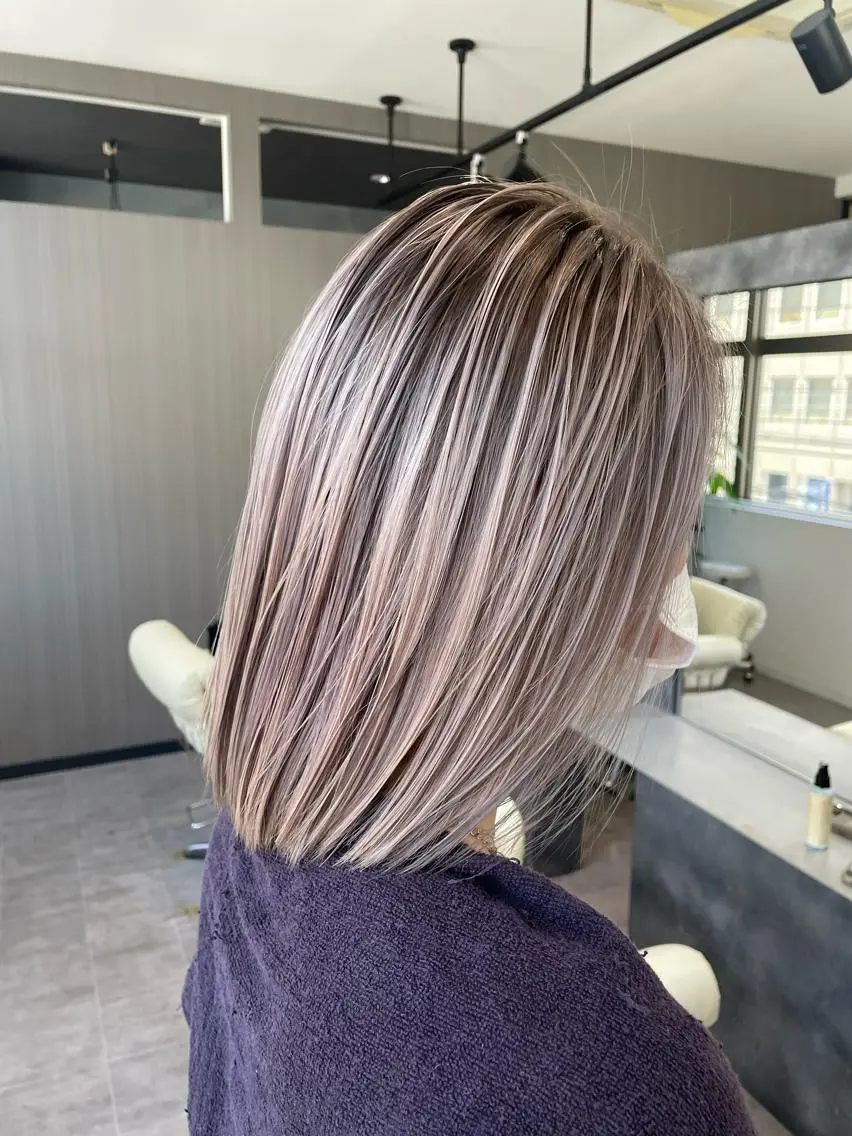 ミディアム カラー ブリーチ ピンクカラー ホワイトピンク トリートメント Merlyosaka 早川未来のヘアスタイル