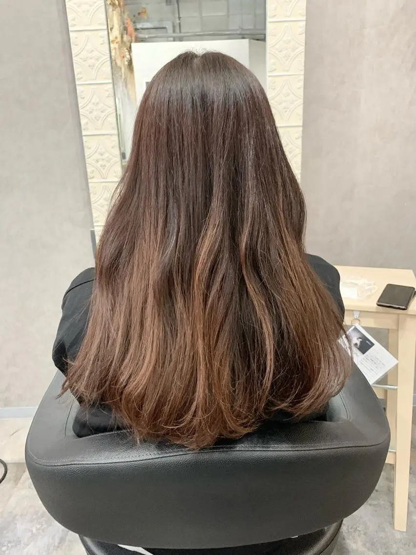 ロング giniro ホソミのヘアスタイル