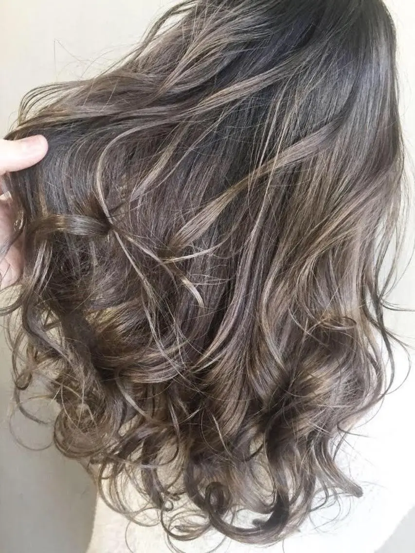 ロング カラー ヘアアレンジ 【公式】amble luxe池袋東口🩷のヘアスタイル