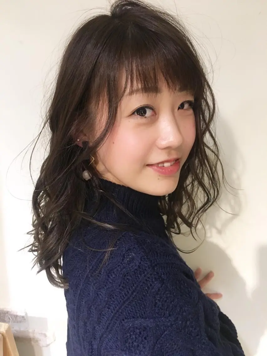 ミディアム アッシュ カット ヘアカラー 高橋 葵のヘアスタイル