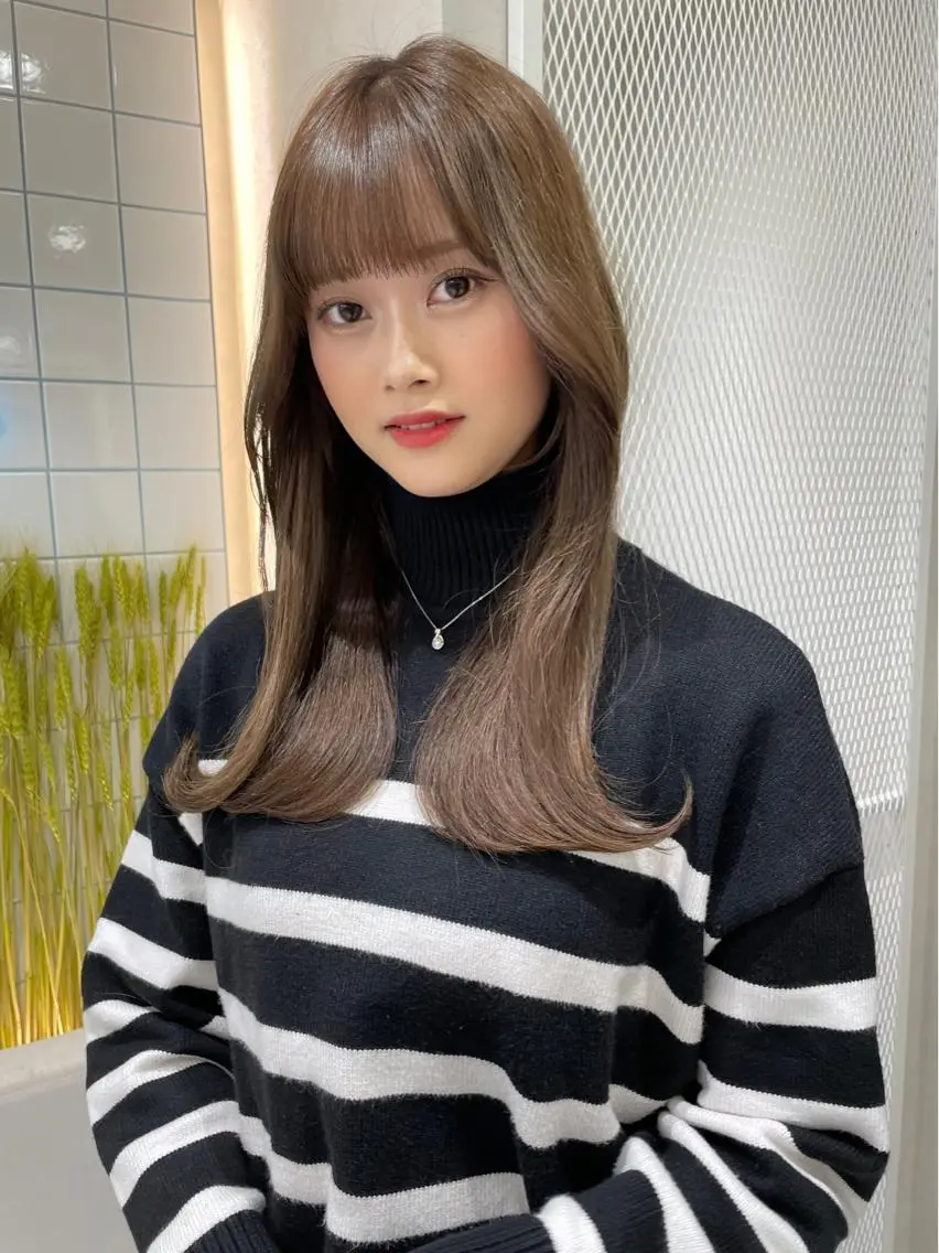 ミディアム 韓国風カラー エクステ 顔周りカット 髪質改善 韓国風ヘア カット ヘアカラー トリートメント Lond  mare 🦋ayana🦋のヘアスタイル