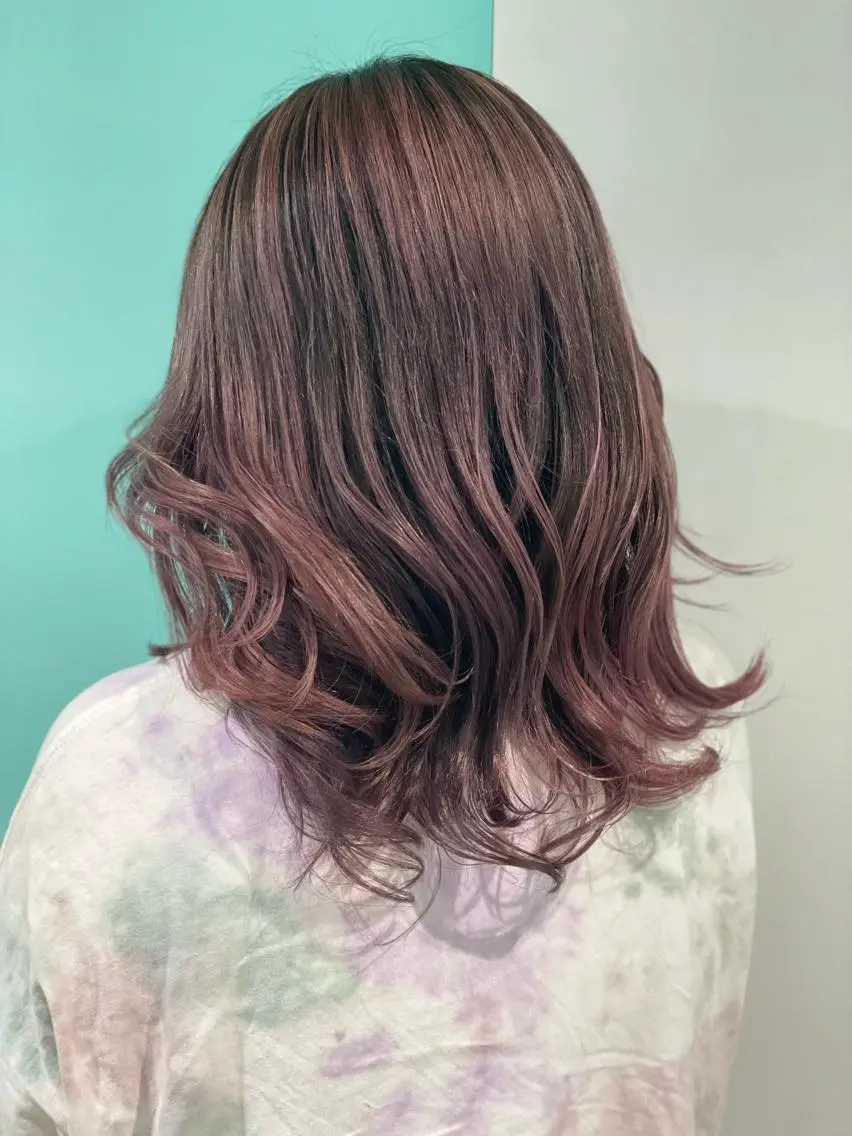 セミロング レイヤーカット 原 千景のヘアスタイル