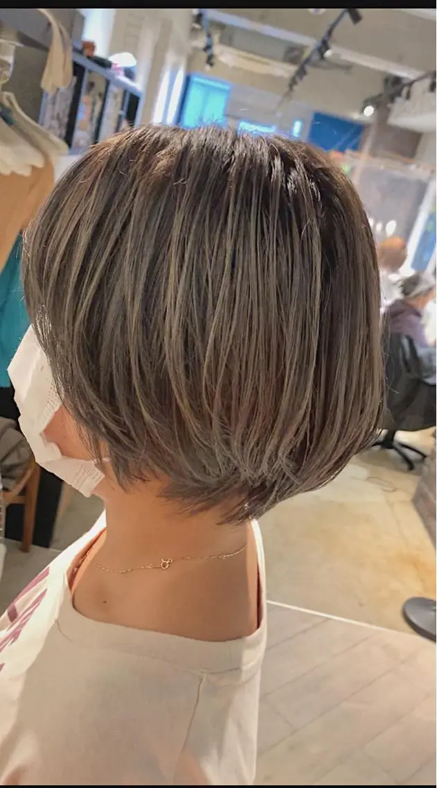 ショート カラー ハイライトカラー ハイライト 吉沢遣人/レイヤー 艶カラー/抜け感のヘアスタイル