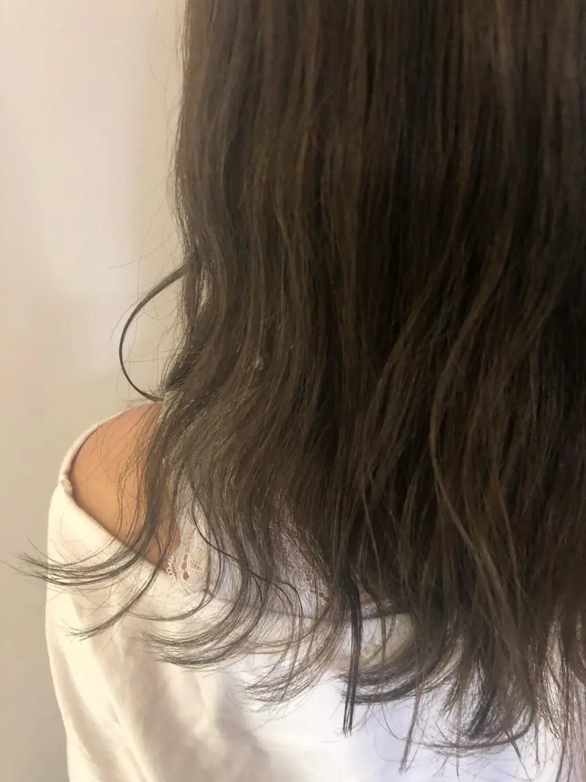 ロング カラー アッシュ ベージュカラー カット ヘアカラー トリートメント 韓国hair ·͜· watanabeのヘアスタイル