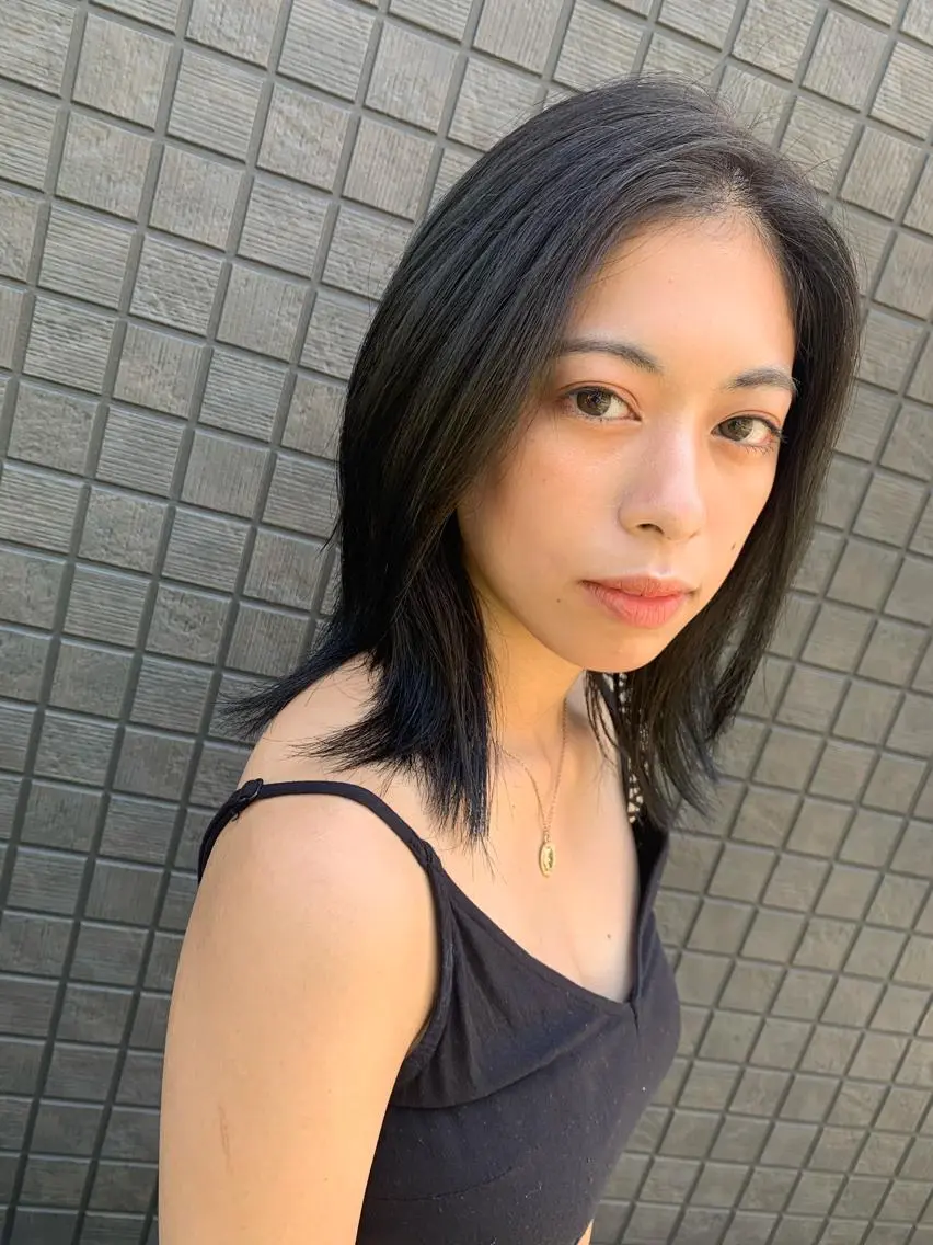 ミディアム カラー 透明感カラー ダークグレー hubhair レイヤー/透明感のヘアスタイル