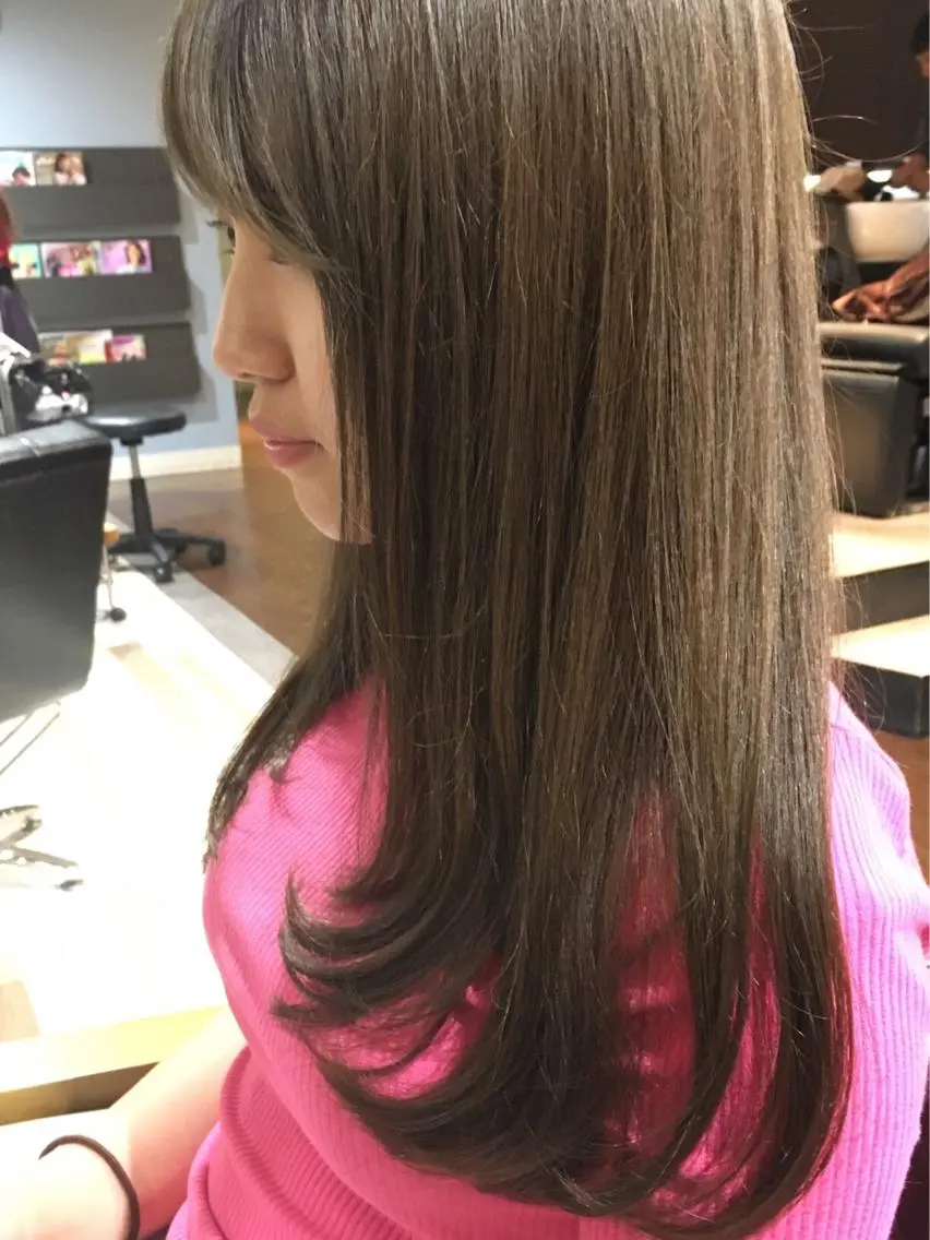 セミロング カラー カット ヘアカラー パーマ 縮毛矯正 トリートメント ヘッドスパ 髪質改善ハッシュフェ イスレイヤーYASUのヘアスタイル