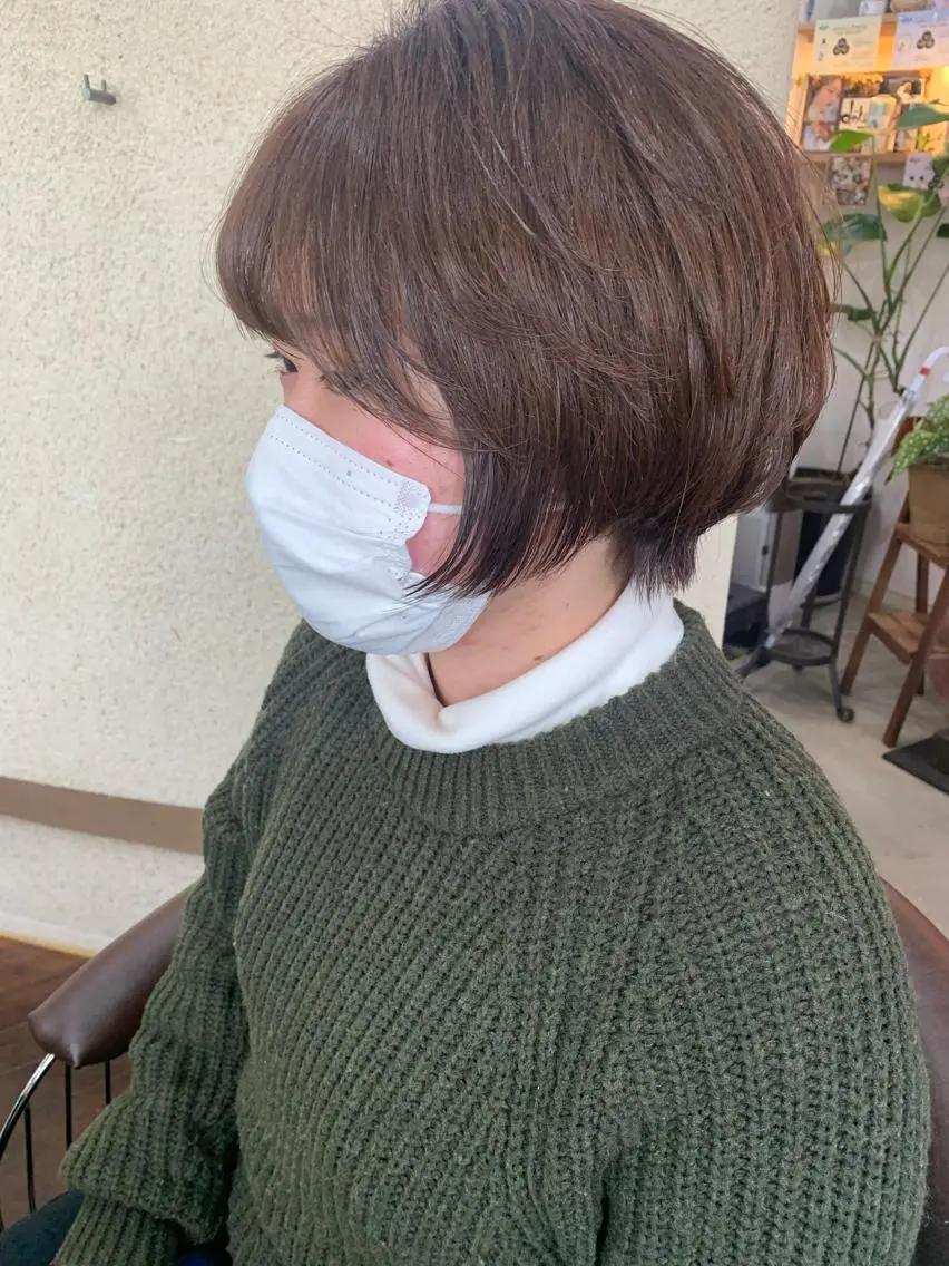ショート カラー 角戸 りおのヘアスタイル