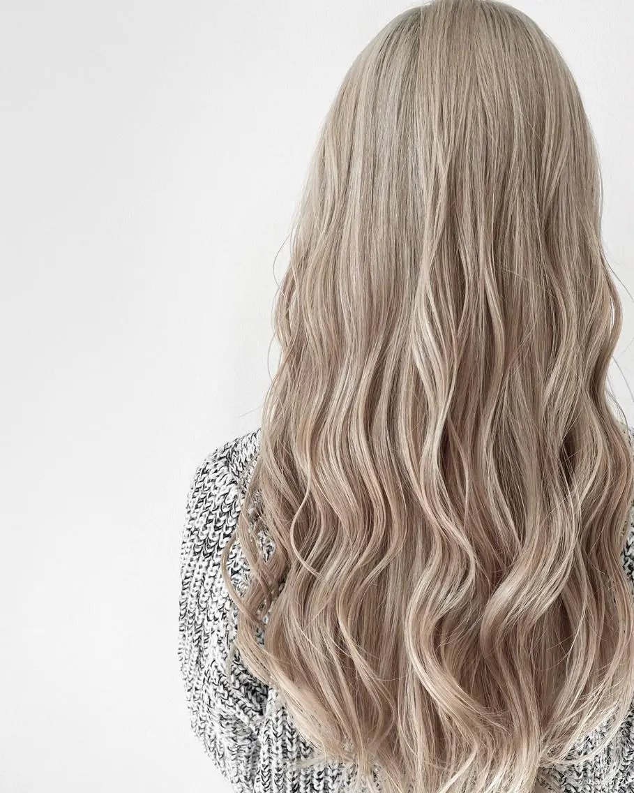 ロング カット ヘアカラー トリートメント MYRTLE TSUNODAのヘアスタイル