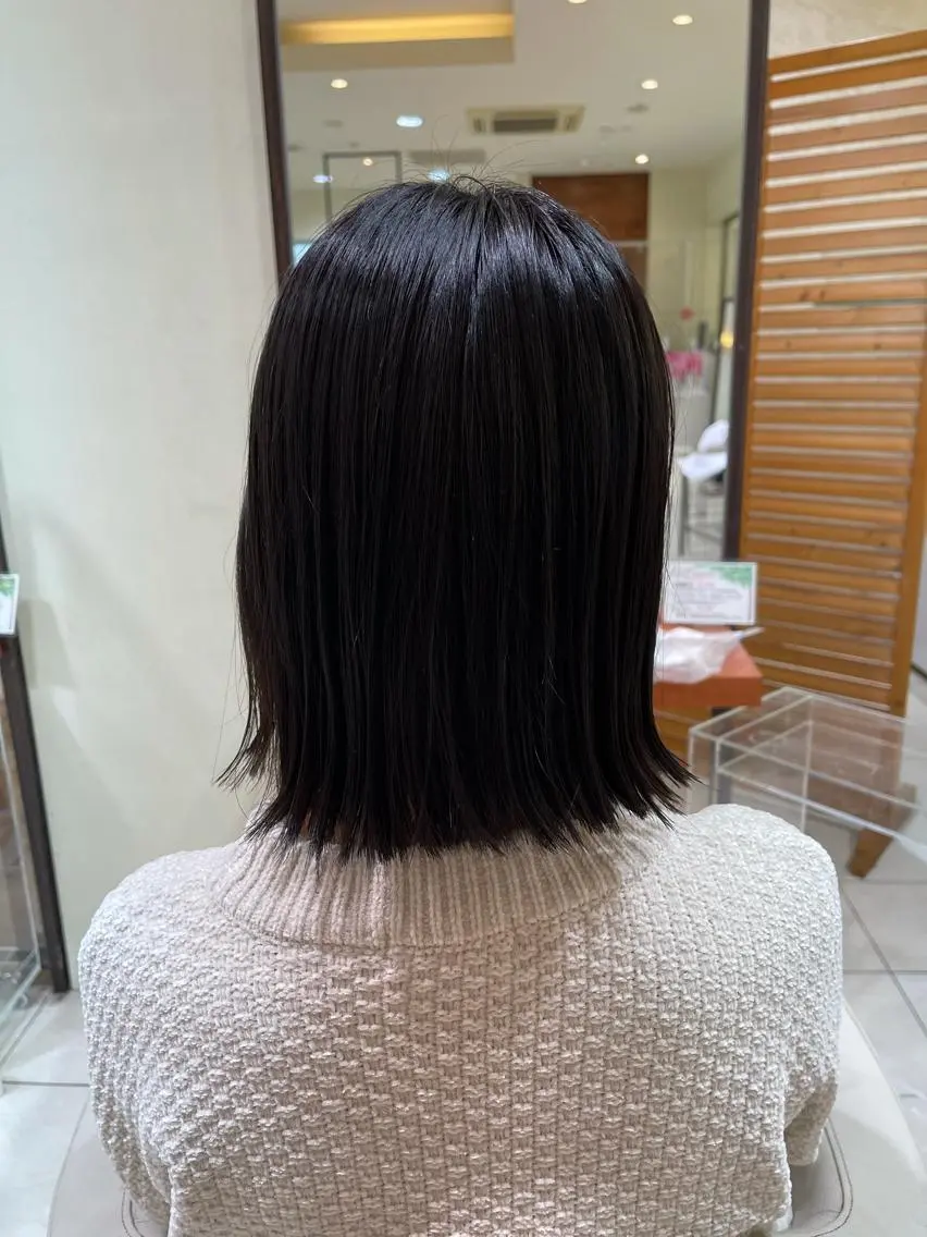 ミディアム カラー 黒髪 ブルーカラー ブルーブラック シルバー カネヒラ リョウスケのヘアスタイル