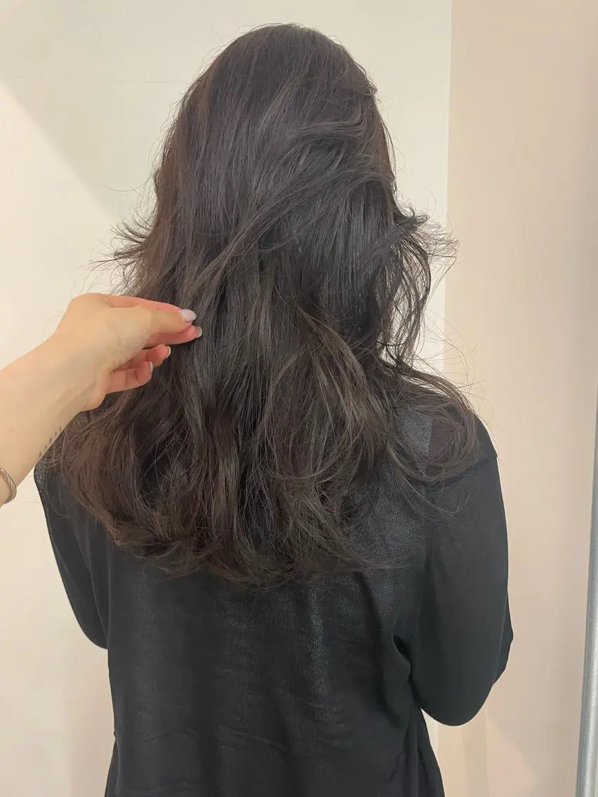 セミロング カラー カット ヘアカラー 🫧ハイトーン✨格安 より質💐マンツーマのヘアスタイル