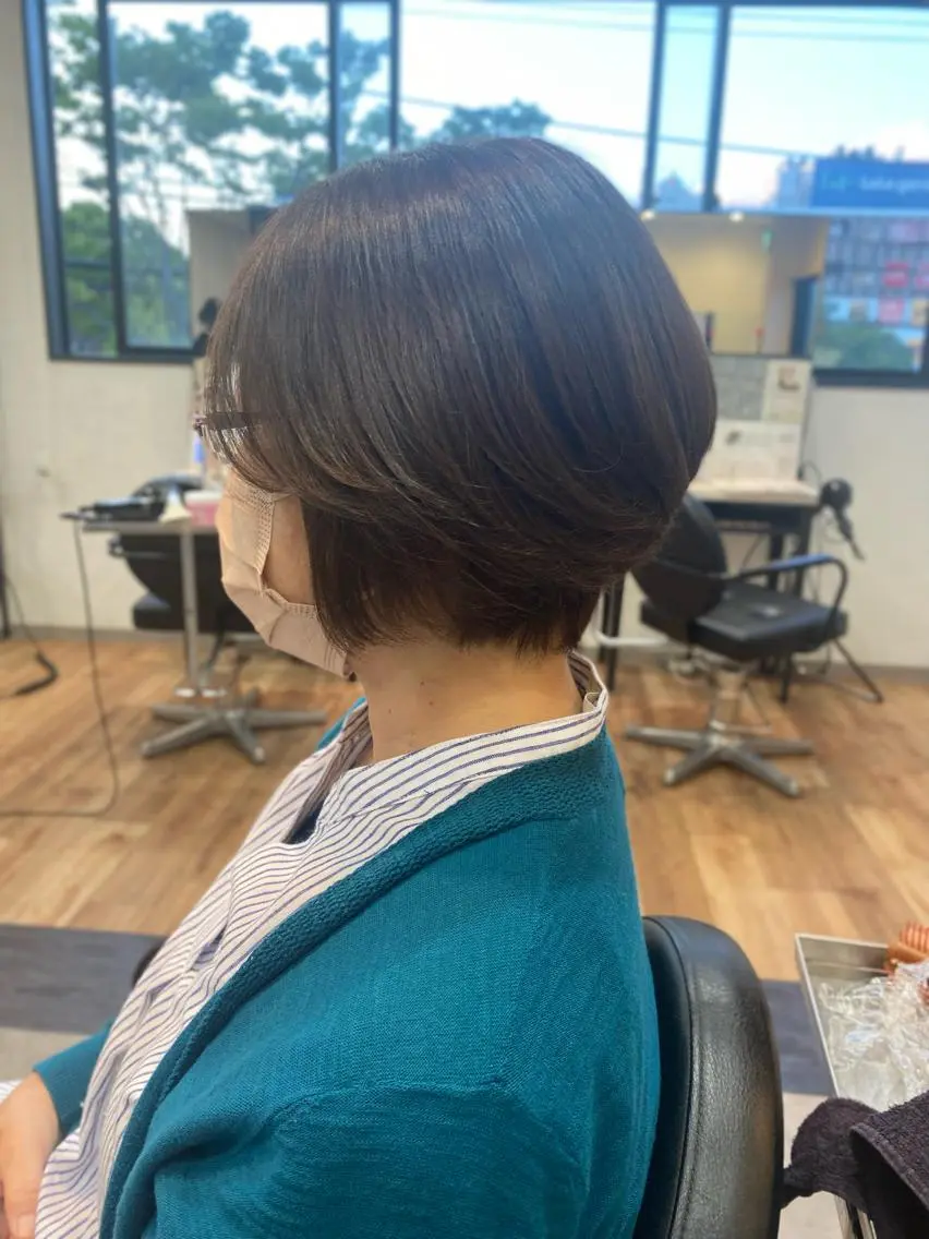 ショート カット ヘアカラー 矢部 萌深のヘアスタイル