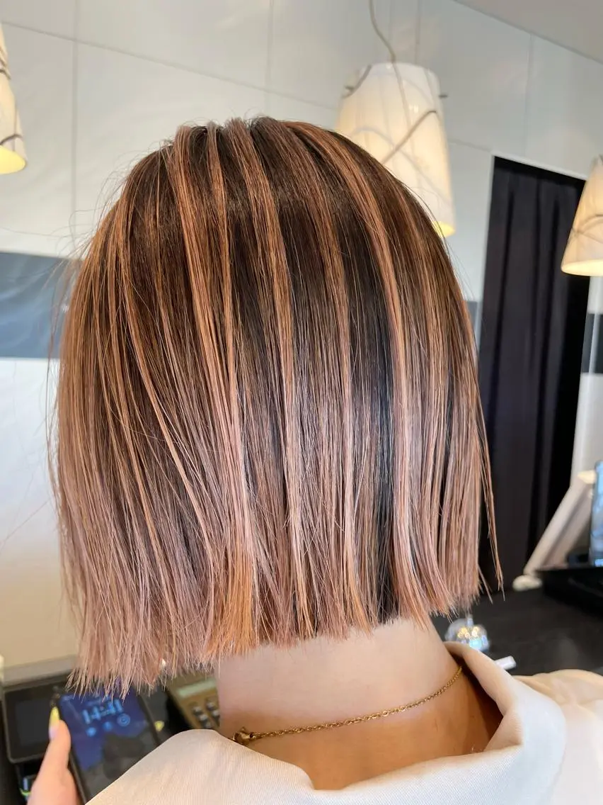 ショート カラー バレイヤージュ レイヤーカット 横倉 宏樹のヘアスタイル