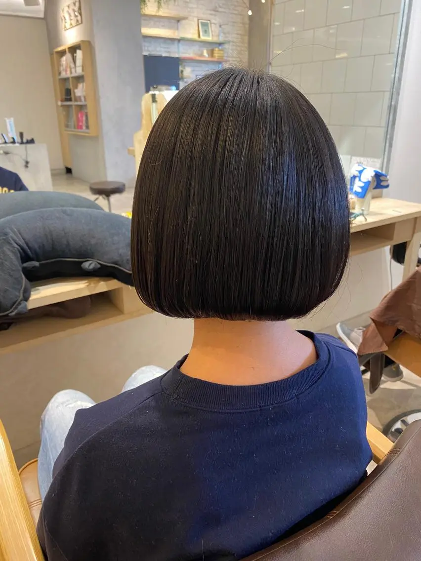 セミロング ボブ EARTH 榎本のヘアスタイル