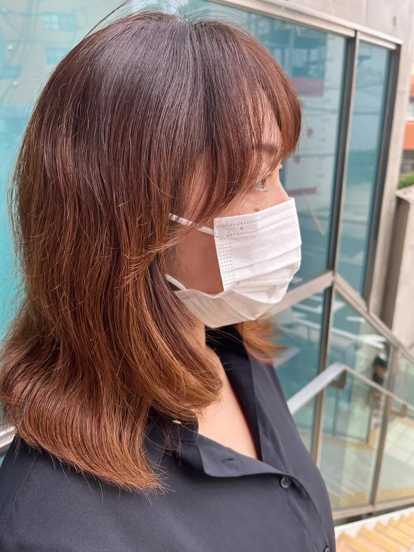 ミディアム カラー パーマ ヘアアレンジ メンズ キッズ ネイル マツエク・マツパ アイブロウ ミディアムパーマ メンズパーマ ブラウンカラー ケアカラー 透明感カラー 久木原 ゆりのヘアスタイル