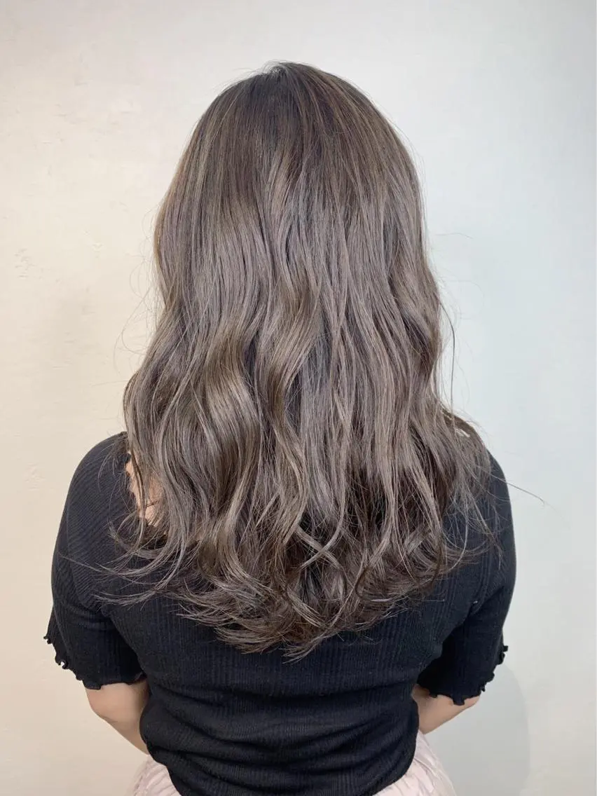 セミロング カラー _WHITE+ 南海難波店のヘアスタイル