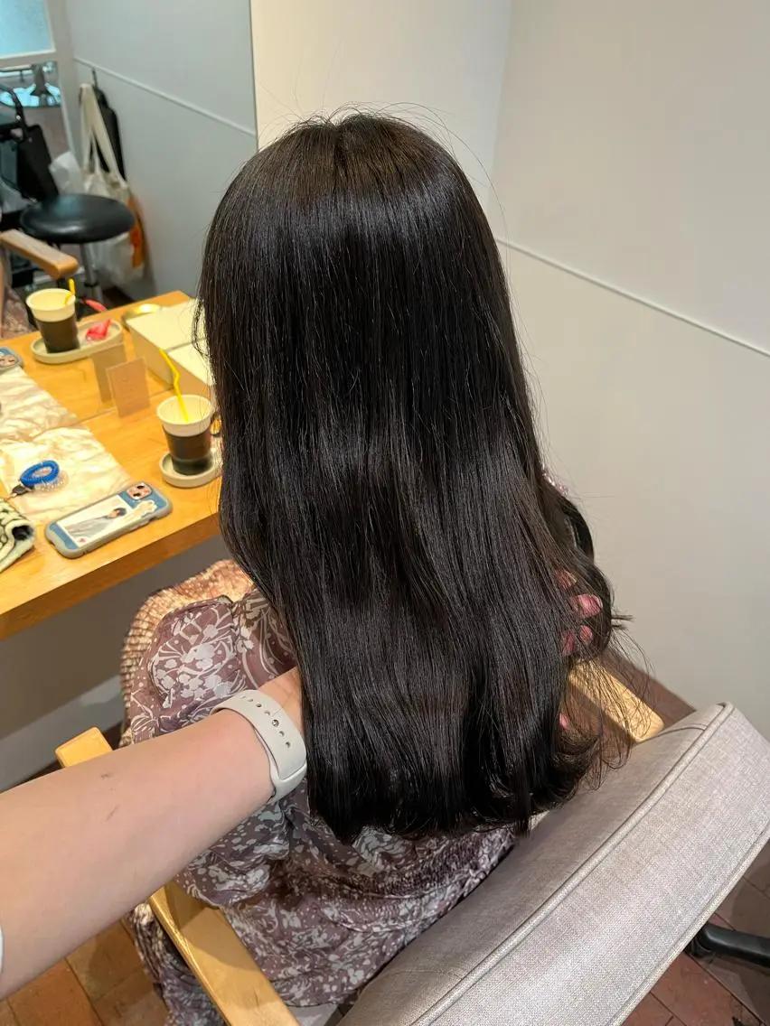 セミロング カラー カット ヘアカラー トリートメント 片岡 由依のヘアスタイル
