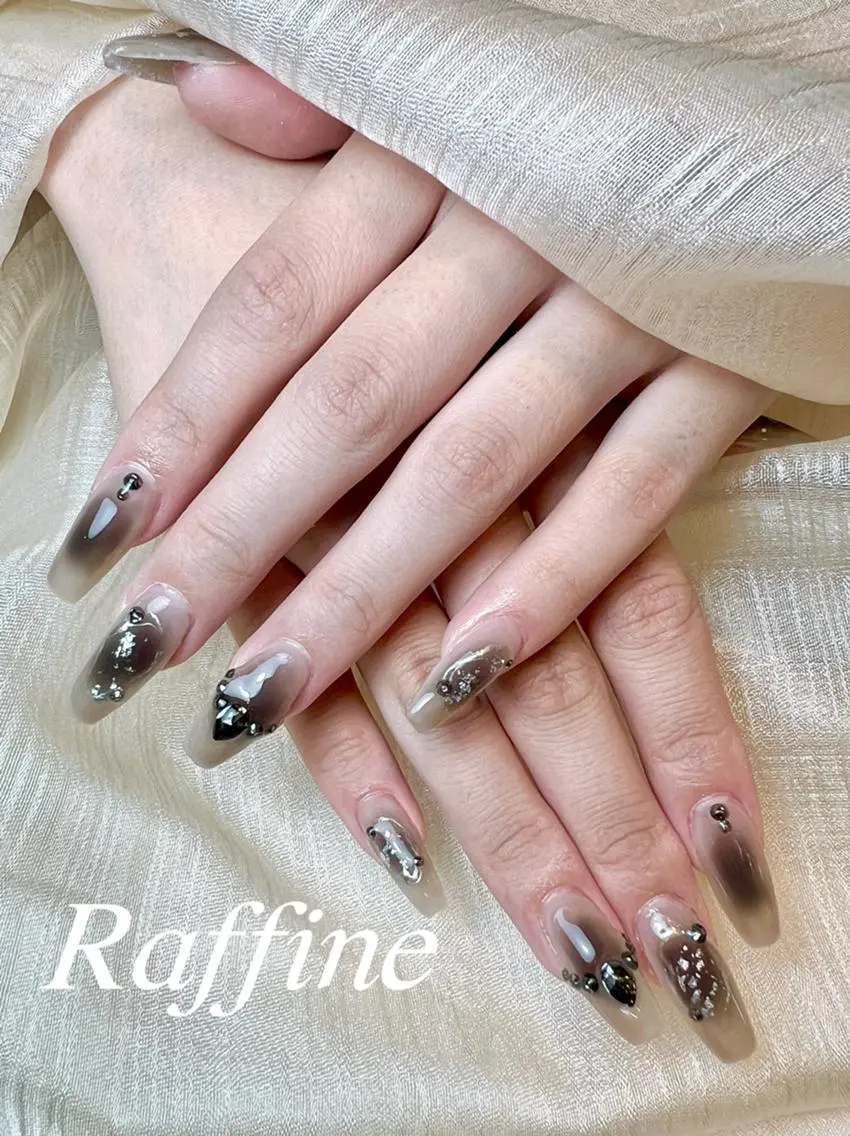 ネイル ハンドネイル フットネイル ハンドケア RAFFINE haru🦋🩵のネイルデザイン