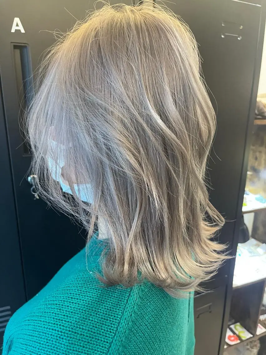 ミディアム カラー ハイトーンカラー カット olino 【オリノ】西田辺のヘアスタイル