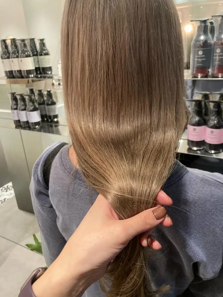 セミロング カラー ヘアアレンジ ブリーチ ケアブリーチ ヘアカラー トリートメント オリーブ透明感カラー 表参道/MIKUのヘアスタイル