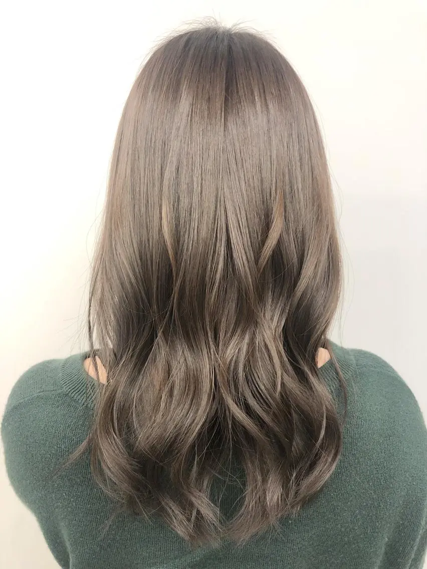 セミロング カラー イルミナカラー スターダスト 代表 YUKI ☆のヘアスタイル