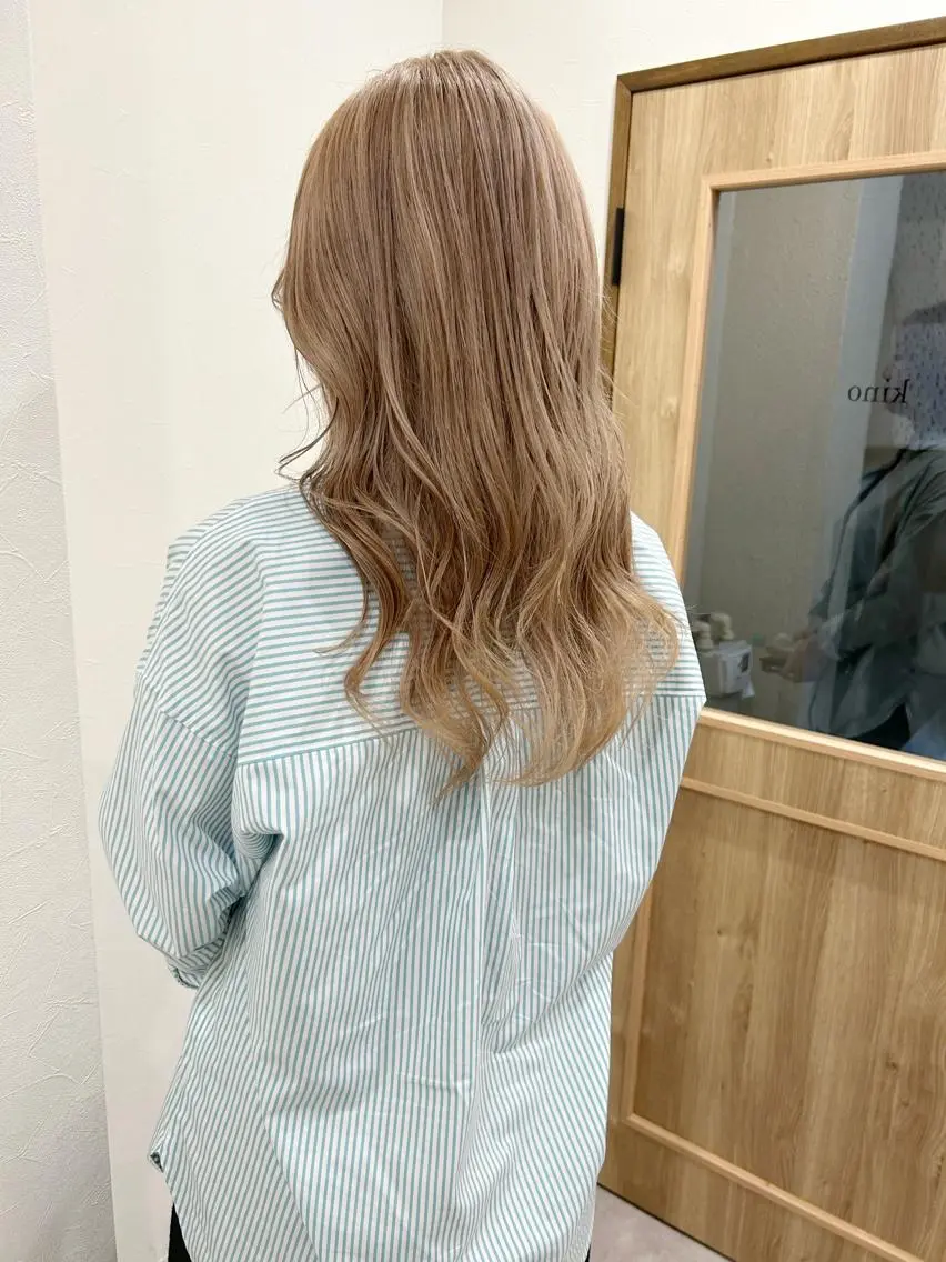 ロング カラー アッシュ アッシュグレー アッシュグレージュ バレイヤージュ ベージュカラー ヘアカラー ボブ/ハイトーン 福生Radix 下田のヘアスタイル
