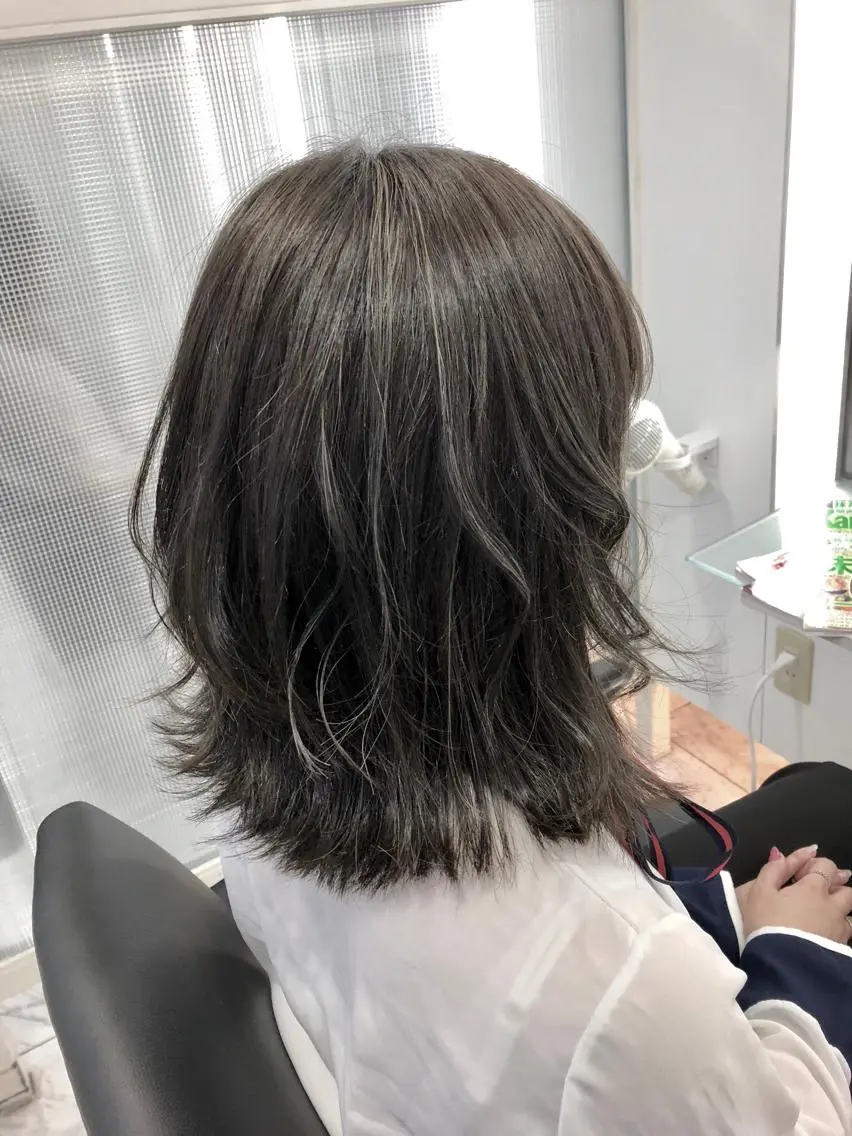 ミディアム ハイライト 田村拓巳 韓国風、髪質改善のヘアスタイル