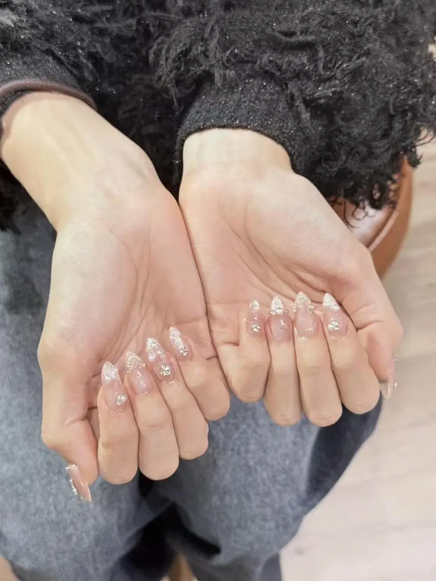ネイル フレンチネイル ジェルネイル ガラスフレンチ 韓国ネイル マグネットネイル ハンドネイル ハンドケア The Nail 新大久保店のネイルデザイン