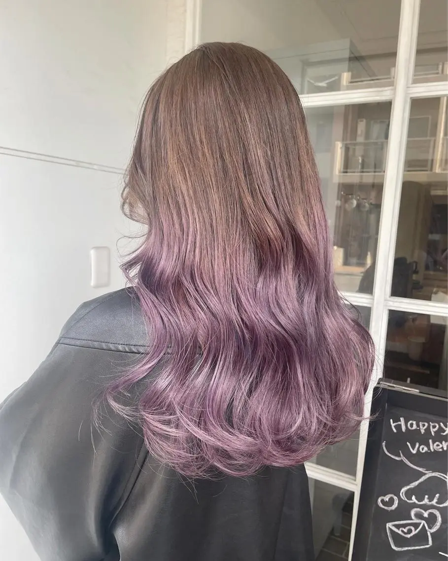 ロング カラー ヘアアレンジ ブリーチ グラデーションカラー グレージュ ラベンダーカラー ヘアカラー たかいわ みきのヘアスタイル
