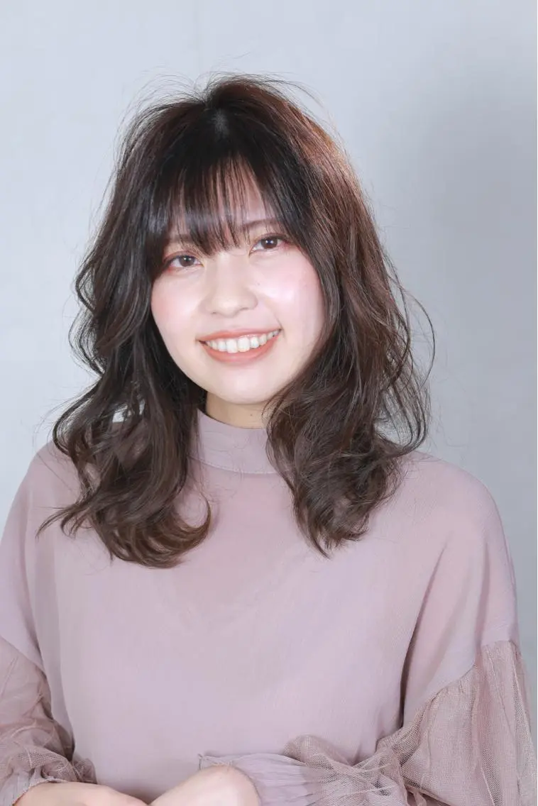 セミロング カラー 透明感カラー 佐野 寛のヘアスタイル