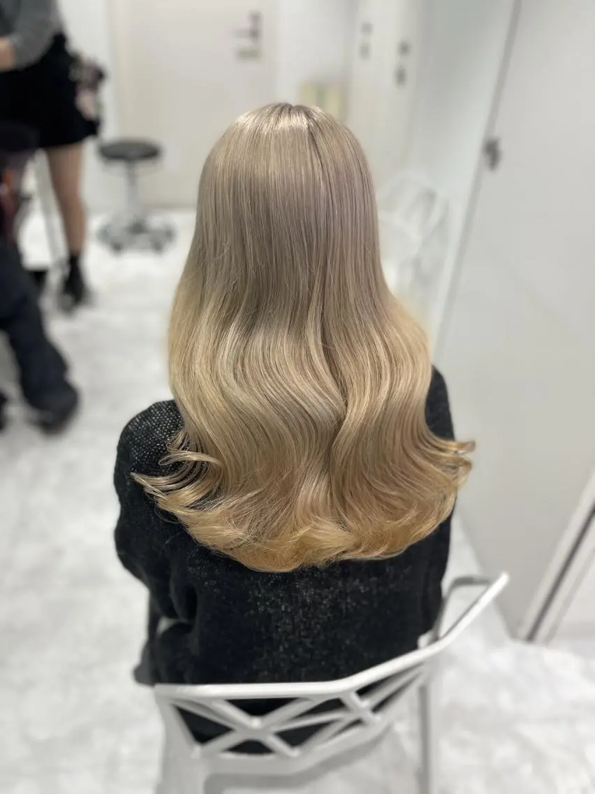カラー ヘアカラー トリートメント ヘアセット 色落ち綺麗🩰ハイ トーン🎀RINKAのヘアスタイル