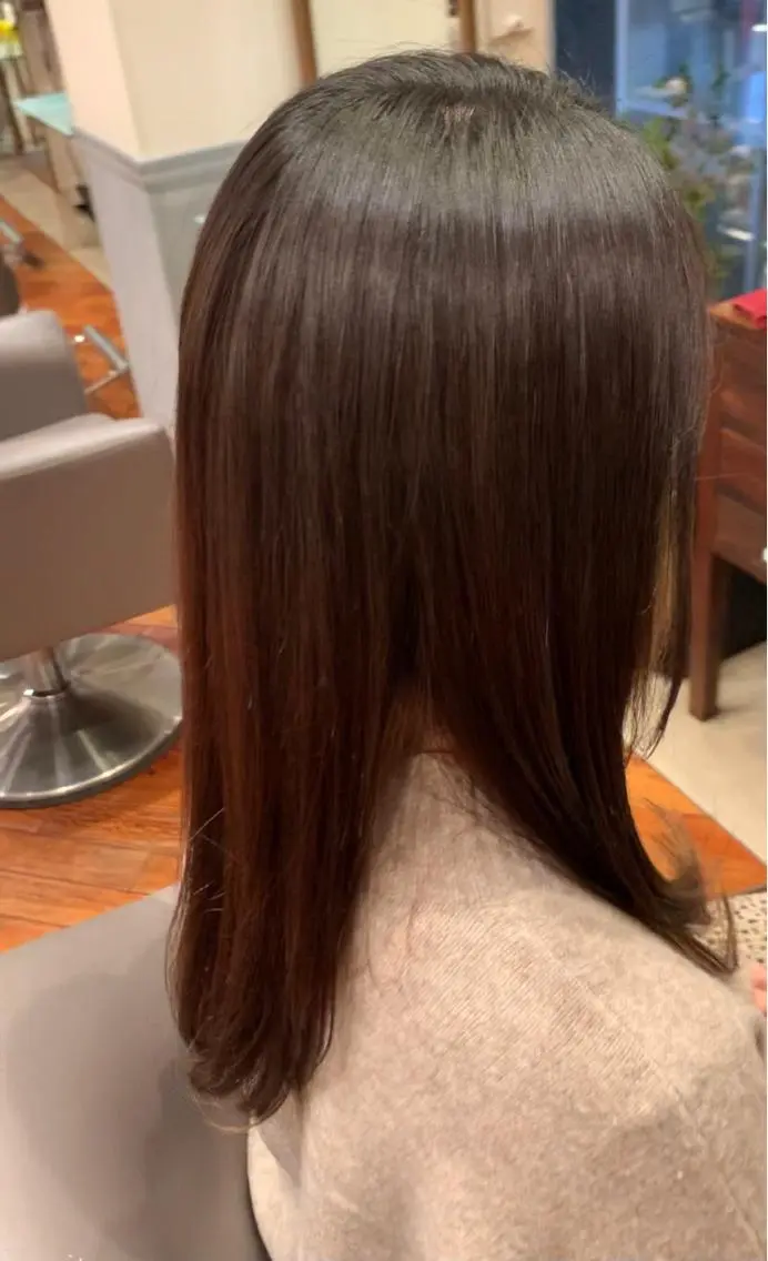 ミディアム 梅本 佳容子のヘアスタイル