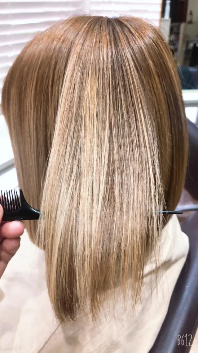 ミディアム カット ヘアカラー トリートメント 嘉手納美容室 ルアナエヴァのヘアスタイル
