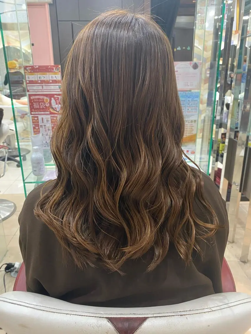 セミロング カラー 髪質改善・縮毛矯正 白根凌二のヘアスタイル