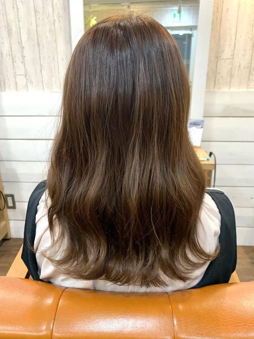 ロング ボブ ハイライト 髪質改善 小顔カット トリートメント 初めてでも失敗しない 透明感カラー Miiのヘアスタイル