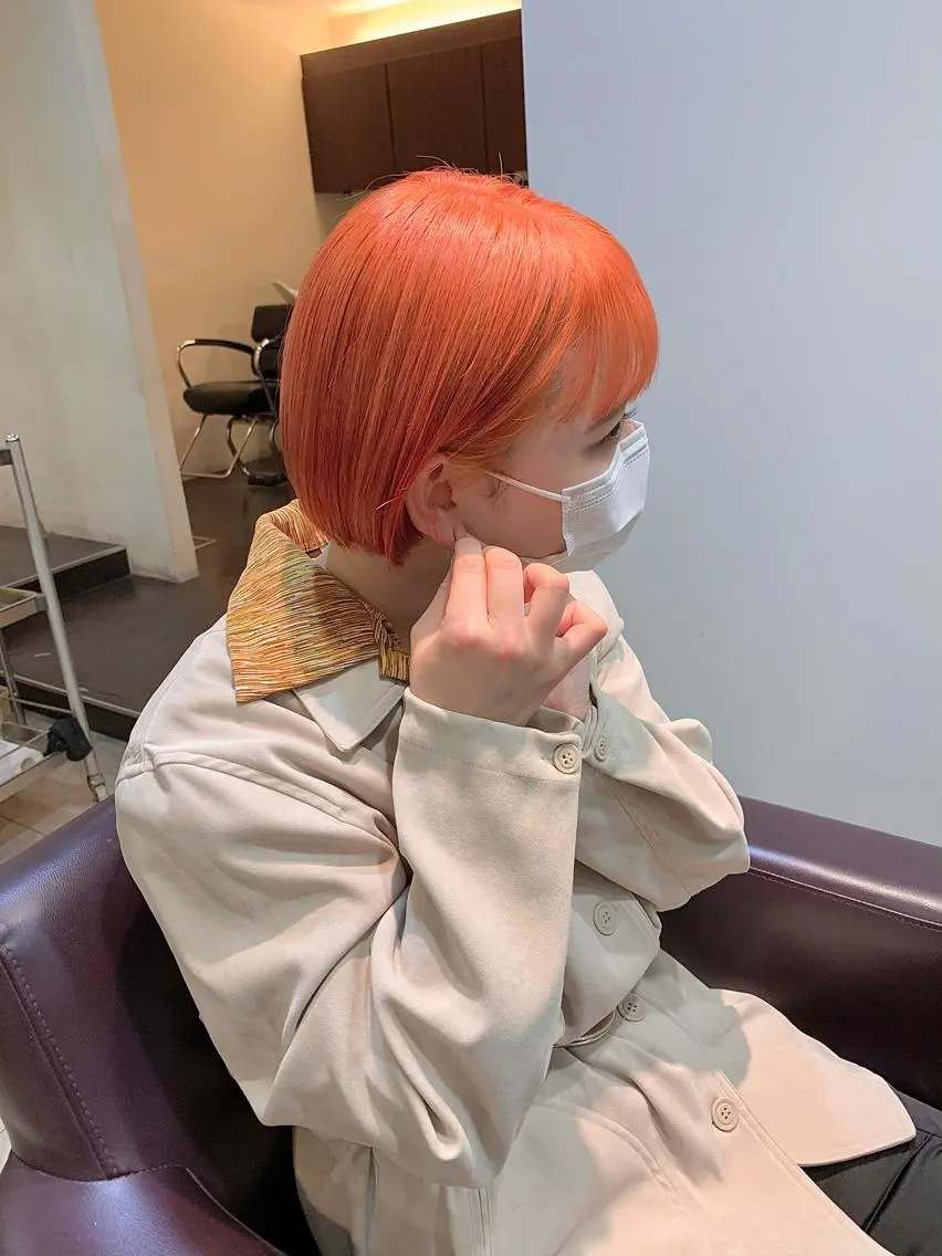 ショート カラー ベージュカラー オレンジ オレンジベージュ ピンクカラー 桃果 momokaのヘアスタイル