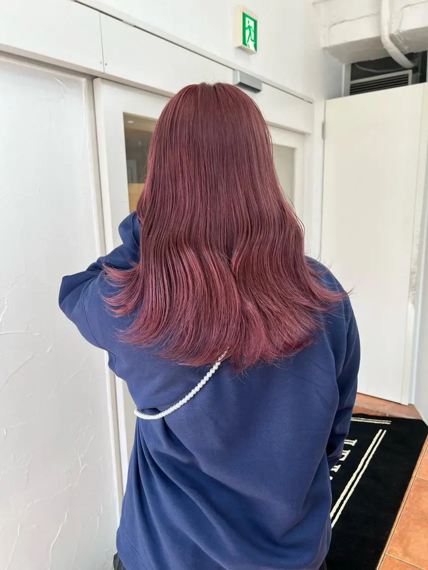 ミディアム カラー ブリーチ カシス レッドカラー ピンクカラー/ ブリーチなしRINAのヘアスタイル