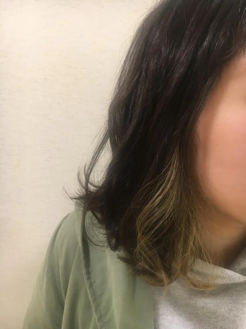 カラー インナーカラー 江原 彩華のヘアスタイル