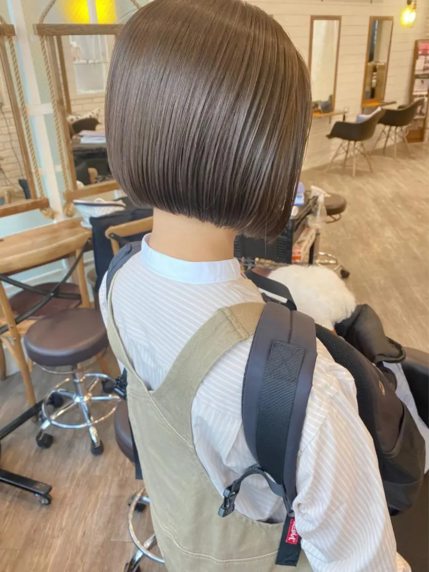 ショート カラー ベージュカラー オリーブベージュ ボブ 🌟アレンジが似合う カラー🌟Rumiのヘアスタイル