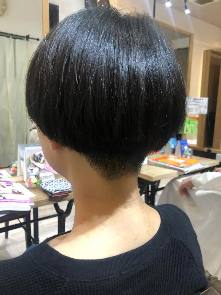 ショート サワタ ミサのヘアスタイル