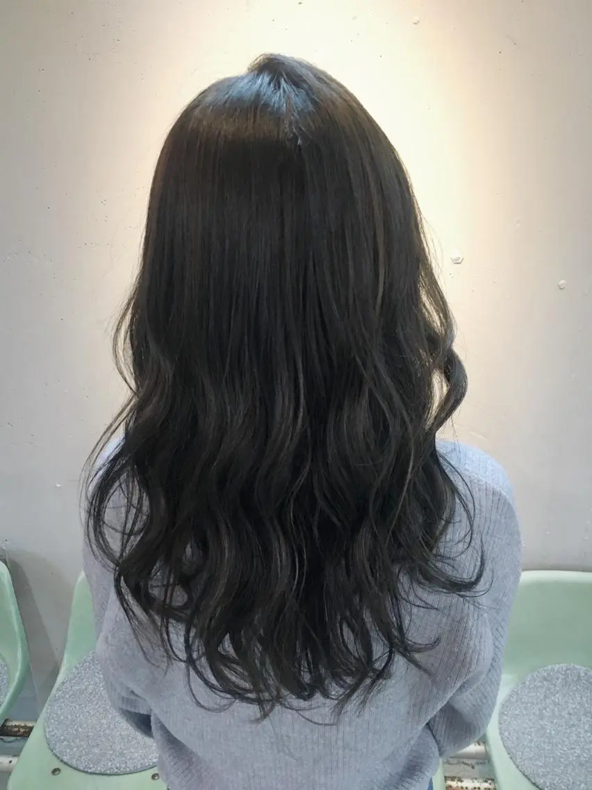 ロング カラー パーマ ブルーカラー ブルージュ カット トリートメント 代表 中島貴志のヘアスタイル