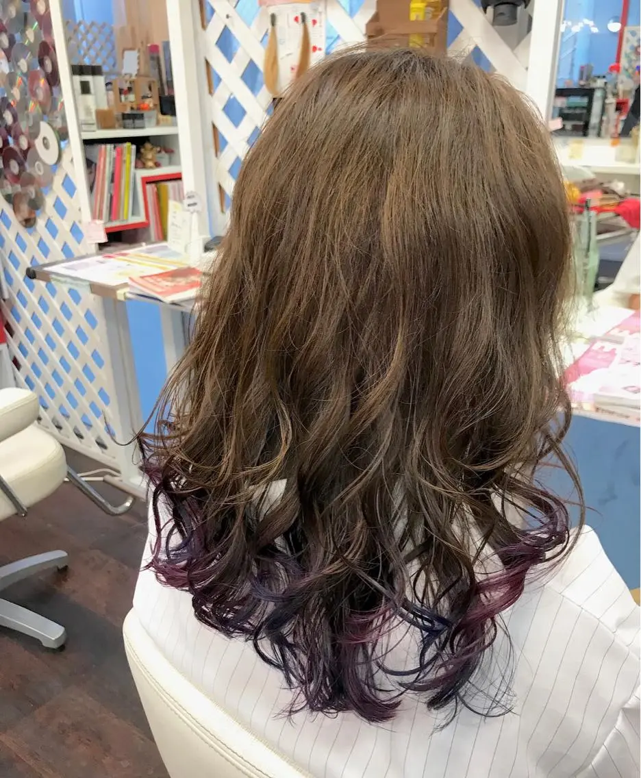 ミディアム カラー 岩谷/ブリーチ 🪽透明感カラーのヘアスタイル