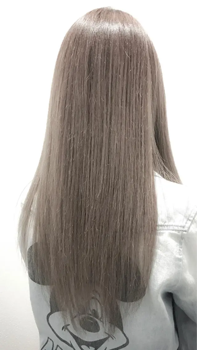 ロング カラー ベージュカラー ブリーチ 透明感カラー ダブルカラー グレージュ 小森谷 亮太のヘアスタイル